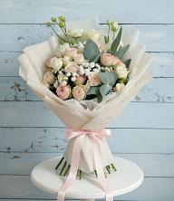 Букет цветов из:  Розы и Лизиантусы в Луговом