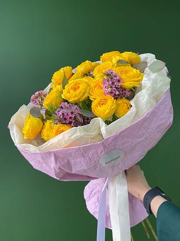 Букет Кустовые желтые розы в Луговом