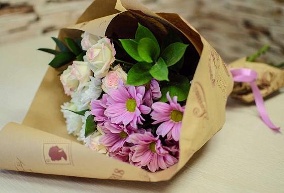 Букет цветов из: Розы и Хризантемы в Луговом