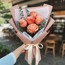 Букет цветов из:  Розы в Луговом