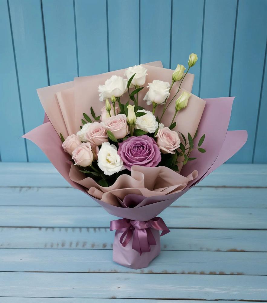 Букет цветов из: Розы и Лизиантусы в Луговом